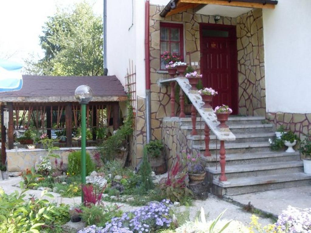 Veselata Guest House 道那班亚 外观 照片