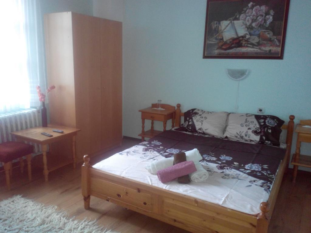Veselata Guest House 道那班亚 外观 照片